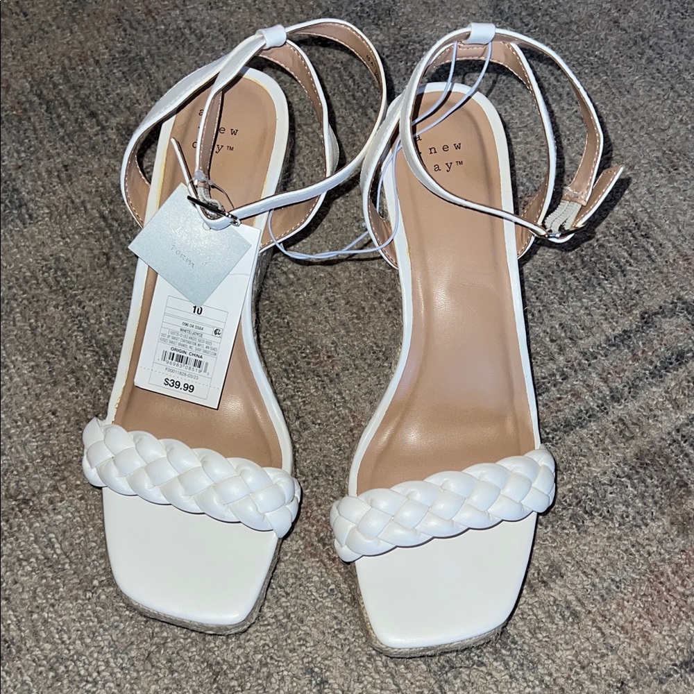 A New Day 10 Joyce Wedge Heel Sandal - NWT